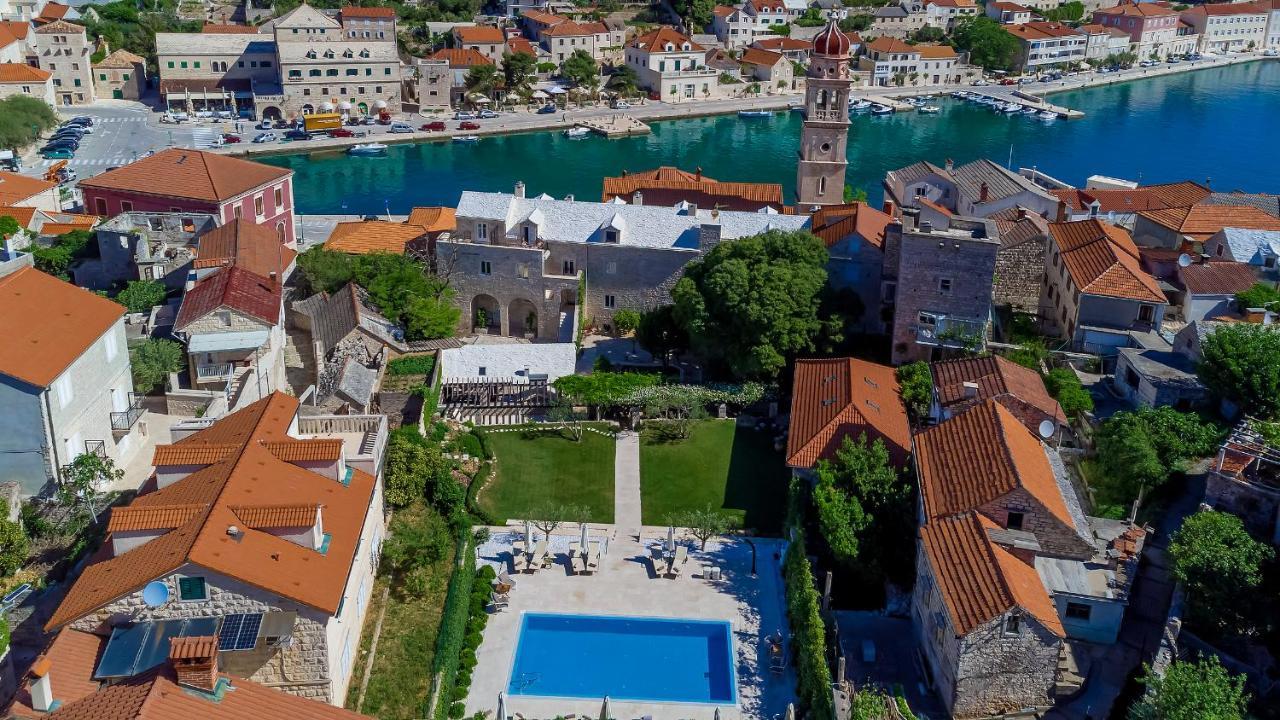 Puteus Palace Heritage Hotel Pucisca Esterno foto