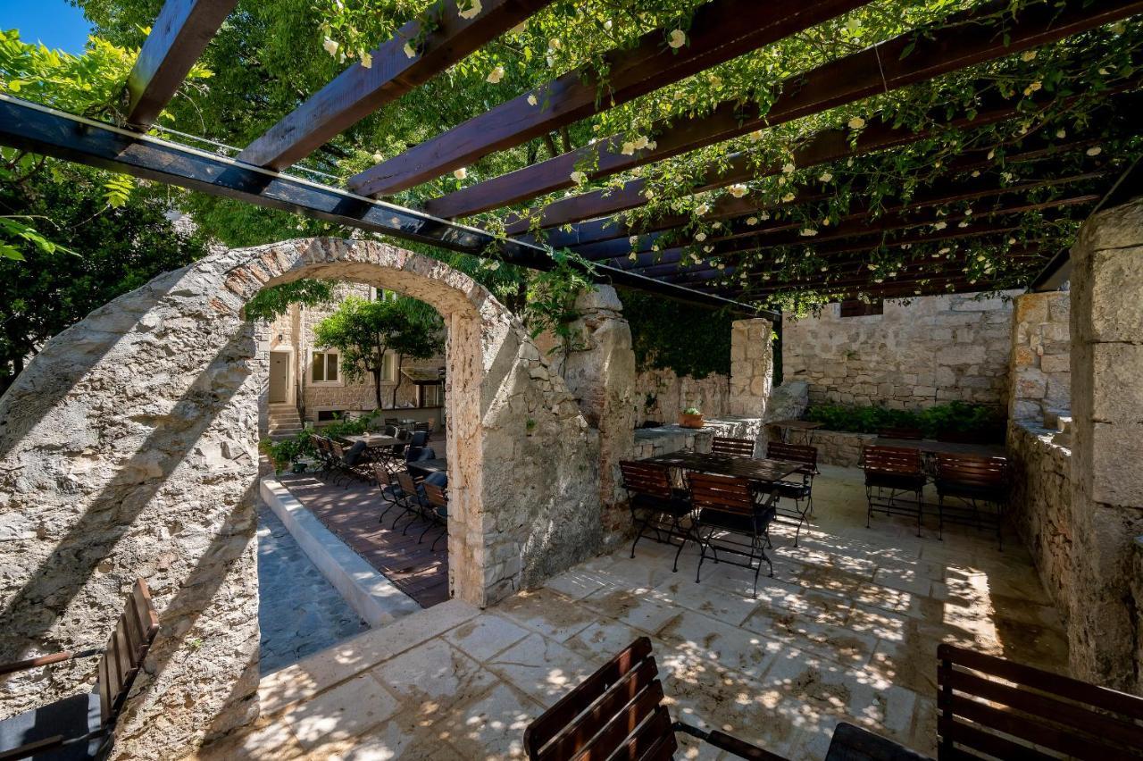 Puteus Palace Heritage Hotel Pucisca Esterno foto