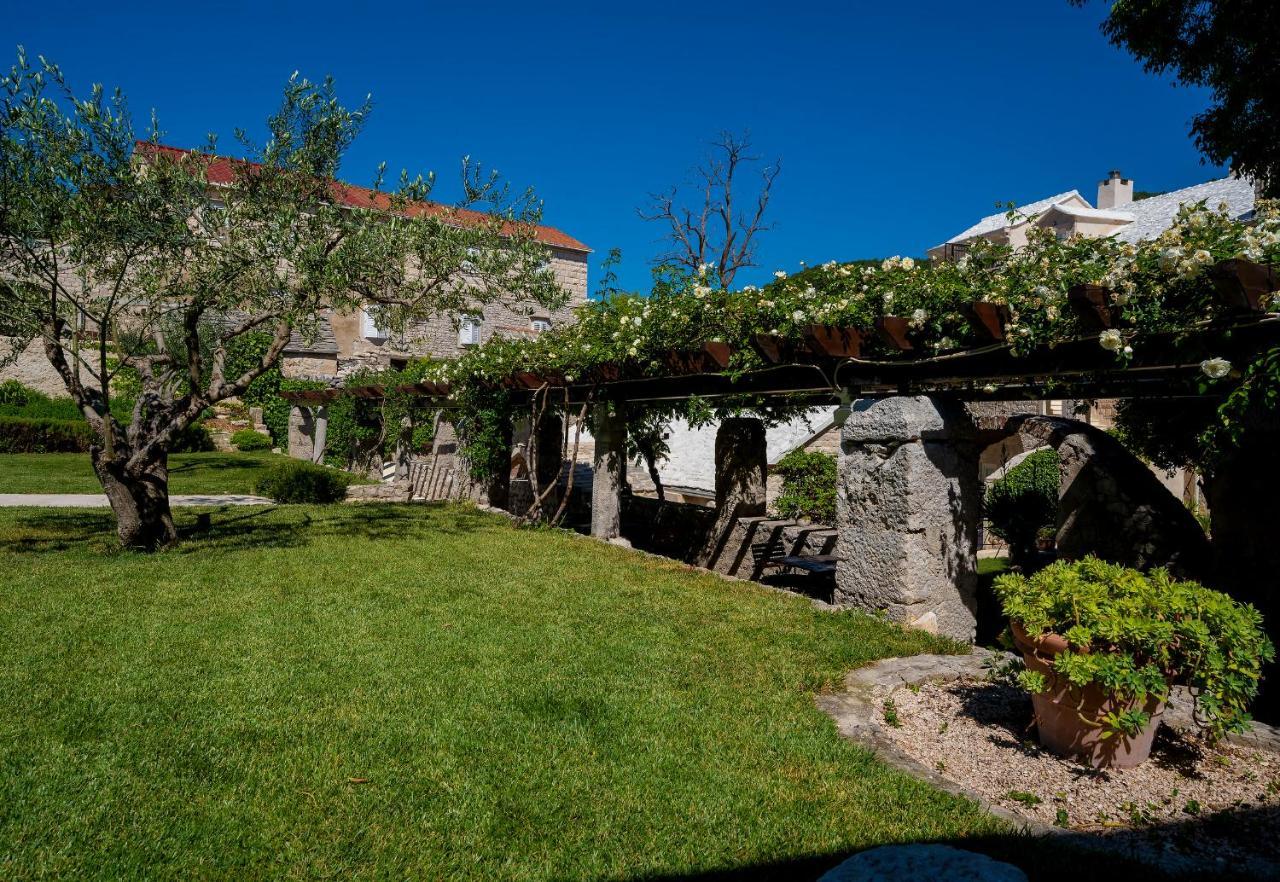 Puteus Palace Heritage Hotel Pucisca Esterno foto