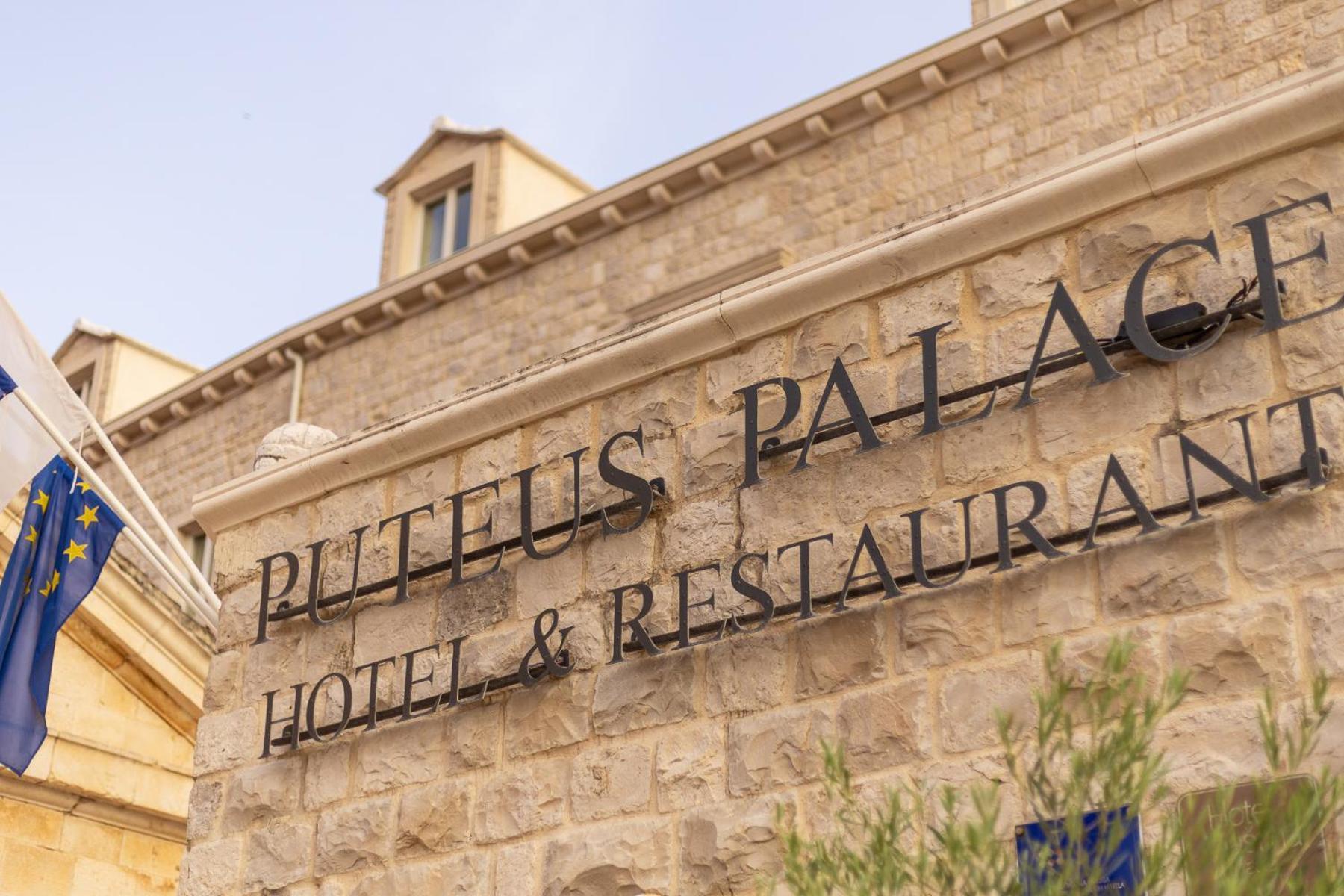 Puteus Palace Heritage Hotel Pucisca Esterno foto