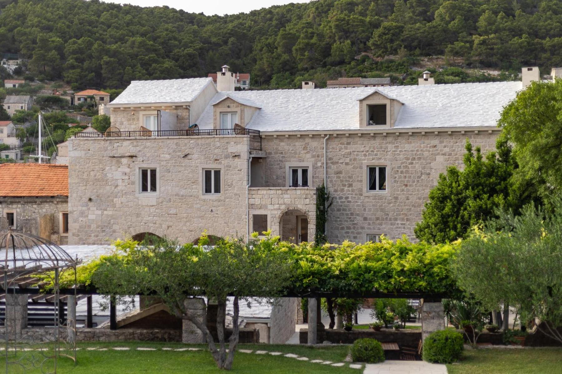 Puteus Palace Heritage Hotel Pucisca Esterno foto