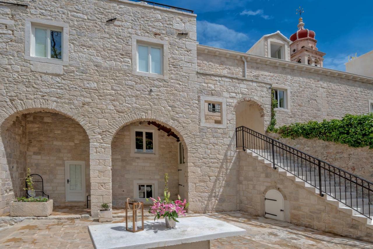 Puteus Palace Heritage Hotel Pucisca Esterno foto